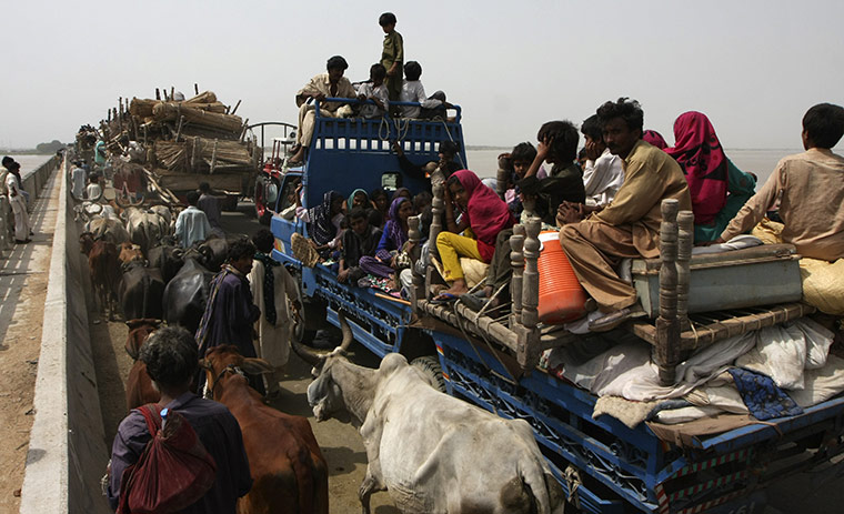 Pakistan Floods: Pakistani flood survivors move to safer places in Thatta, Pakistan