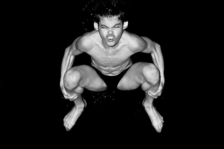 Diving: Ross Haslam mid dive