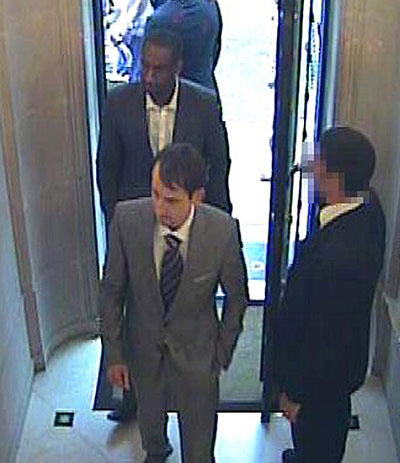 graff robbery: two suspects wanted by police in connection with a robbery at Graff 