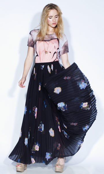 Line-up: designer shirts: Rose T-shirt