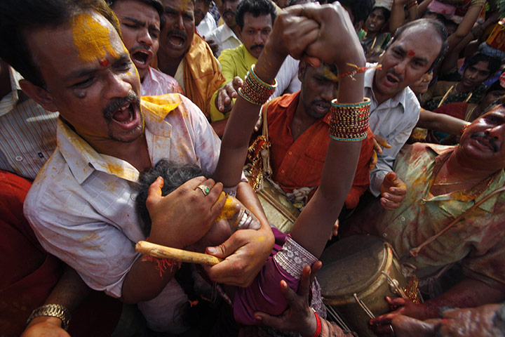 24 hours in pictures: Bonalu festival in India