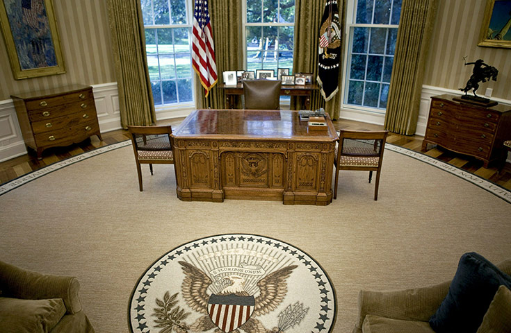 Oval Office redecoration: US President Barack Obama's desk sits in the newly redecorated Oval Office