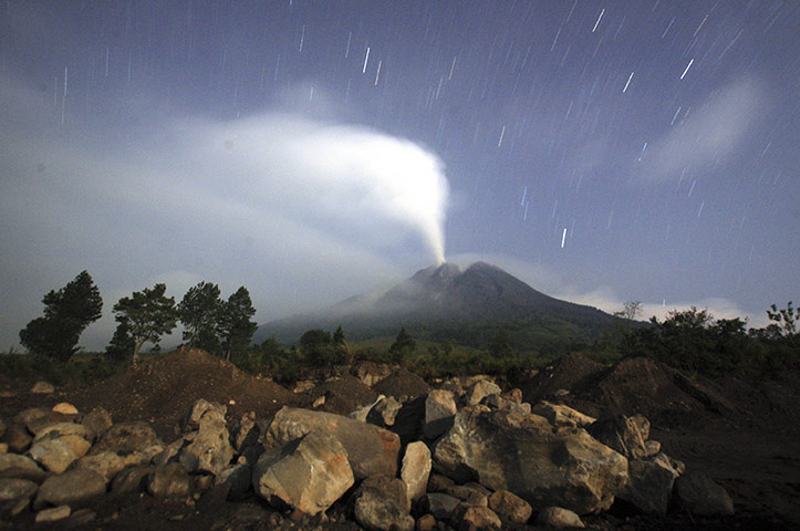 Mount Sinabung: Mount Sinabung spews clouds of hot ash and smoke overnight in Tanah Karo