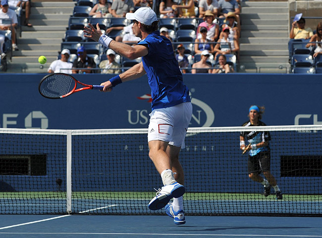 US Open 2010 Day 3: Andy Murray plays a backhand return