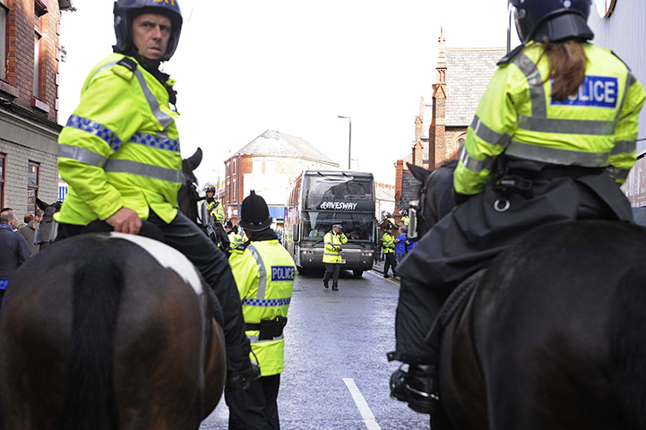 Everton v Man Utd: The Man Utd team coach pulls up at the ground