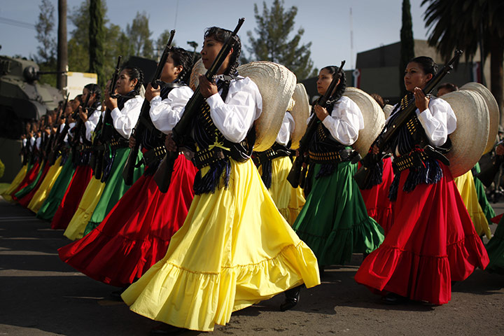 24 Hours: Soldiers rehearse for Mexico's bicentennial Independence parade