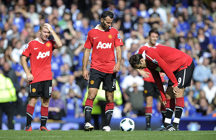 Everton v Man Utd: Dejected Manchester United players after Everton equalise