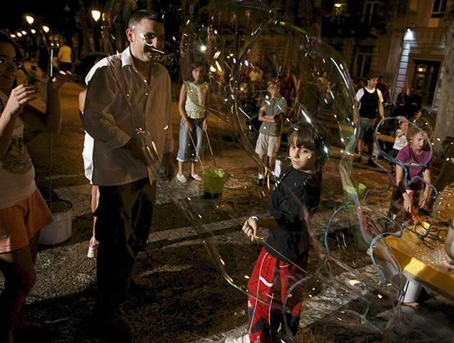 24 hours in pictures: 'Noche en Blanco' in Madrid