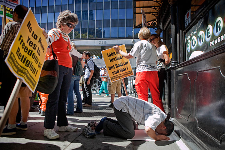 24 hours in pictures: Supporters of the proposed mosque near Ground Zero 