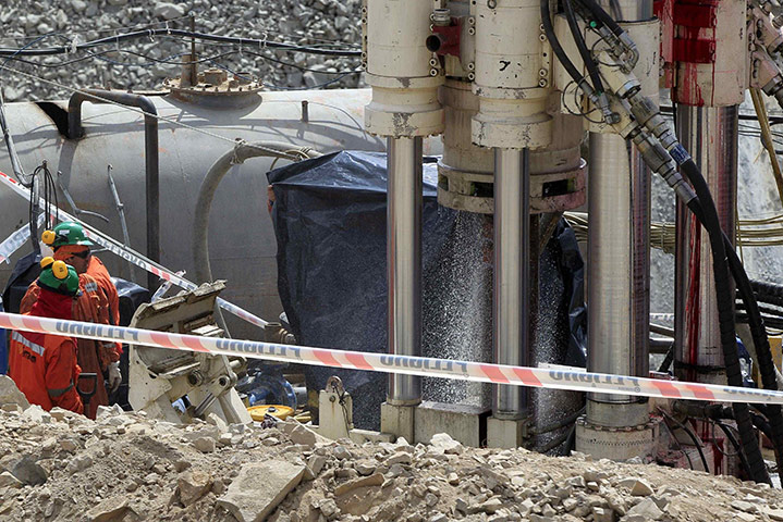 Trapped miners in Chile: 2 September: Workers operate the Xtrata 950 drill 