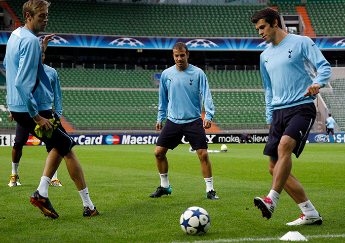 24 hours in sport: Crouch, Van der Vaart and Bale of Tottenham Hotspur during training