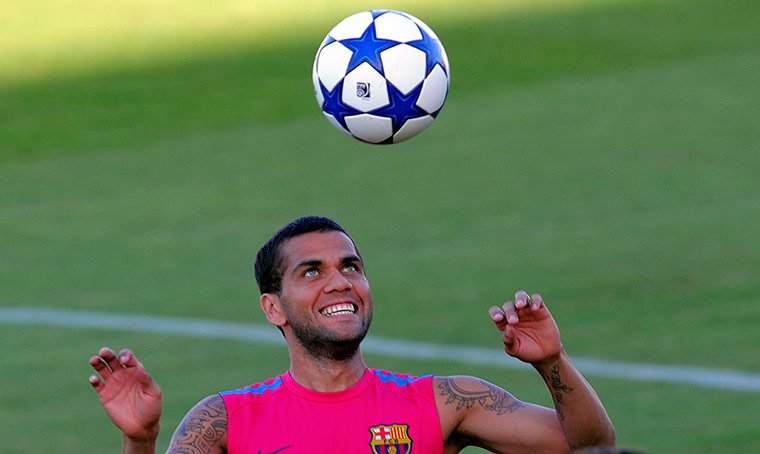 24 hours in sport: Daniel Alves training for Barcelona
