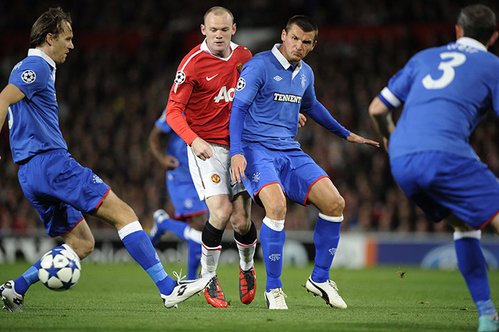 Man Utd v Rangers: Wayne Rooney gets crowded out by Lee McCulloch