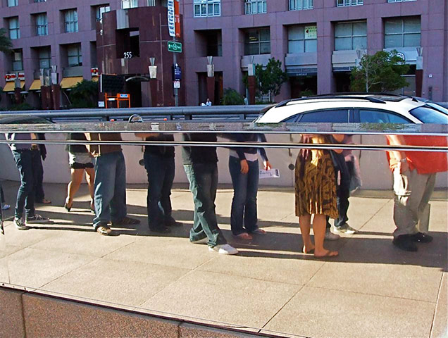 in pictures: trick: sawing-in-half trick, en masse