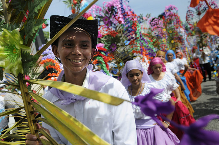24 hours: San Salvador, El Salvador: Students participate in a parade