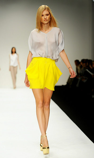 London Fashion Week: Maria Grachvogel Runway - LFW Spring/Summer 2011
