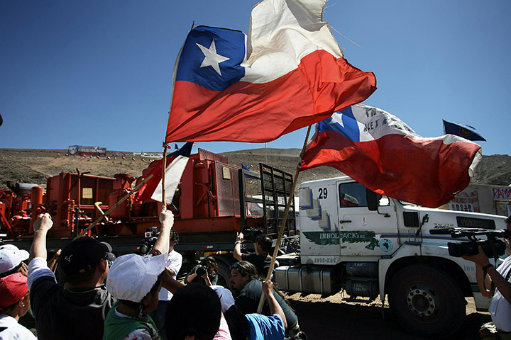 Trapped miners: 16 September: Trucks arrive from Bolivia with electric motors 