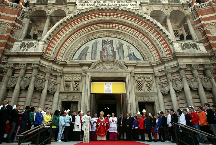 Pope Day 2: Pope Benedict XVI addresses pilgrims gathered outside Westminster Cathedral