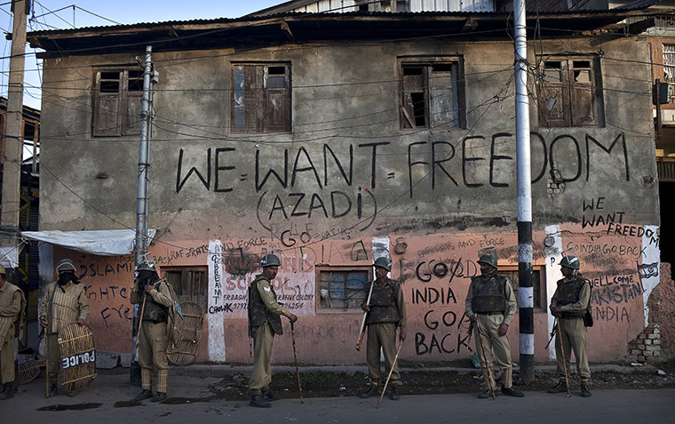 24 hours in pictures: curfew lifted in Srinagar, India