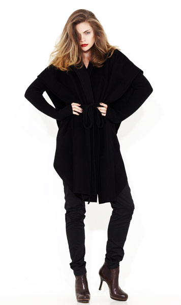 line-up: coats: Knitted-sleeve coat