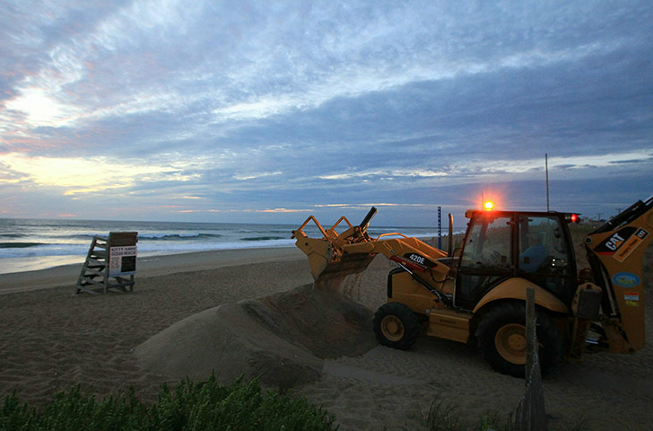 Hurrican Earl Update: North Carolina Coast Prepares For Hurricane Earl