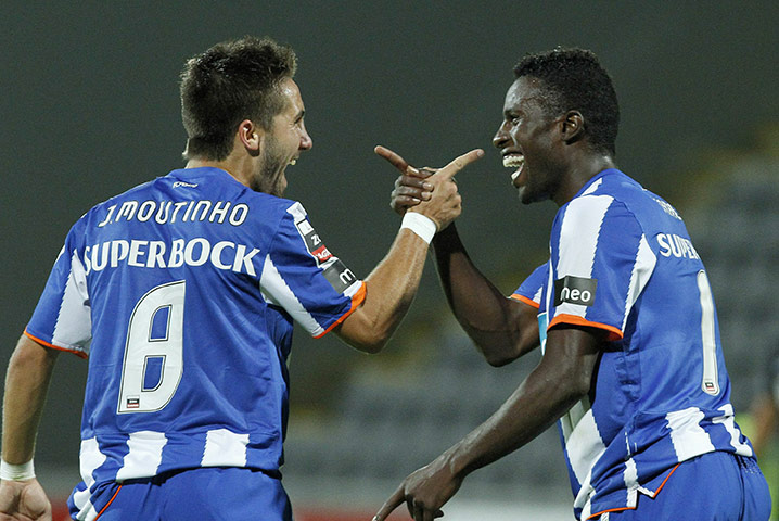 24sport: FC Porto's Joao Moutinho and Silvestre Varela celebrate after Varela scores