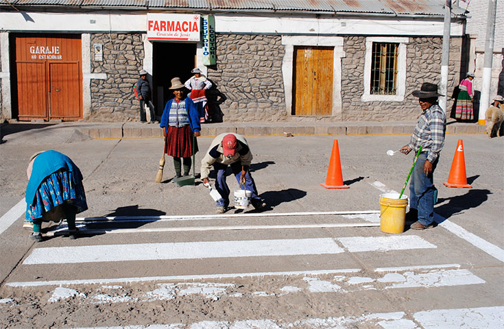 In pictures: Lines: zebra crossing in Chivay, southern Peru