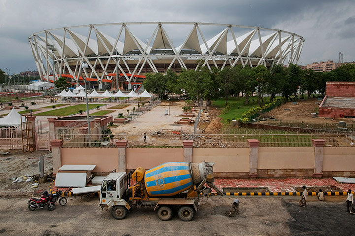 Commonwealth 2: Commonwealth Games Weightlifting Roof Collapses