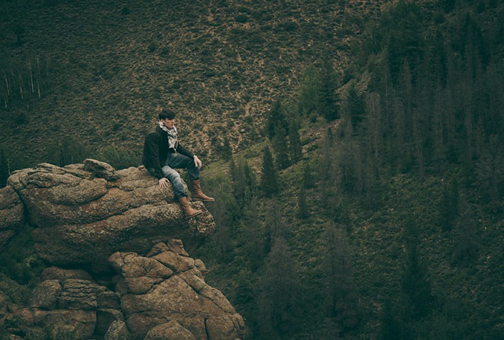 Ranch Fashion: Model on rock