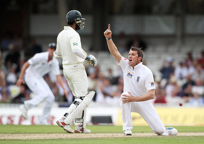sport: England v Pakistan: 3rd npower Test - Day Two