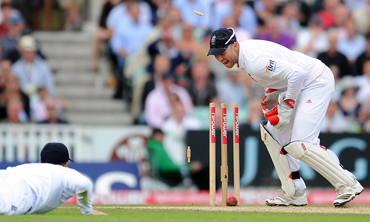 sport: England's wicketkeeper Matt Prior (R) re