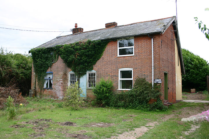 Snooping around: snooping around wreck