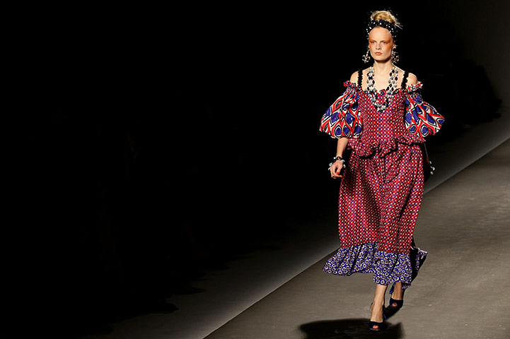 Milan Fashion Day 3: Moschino: Milan Fashion Week Womenswear S/S 2011