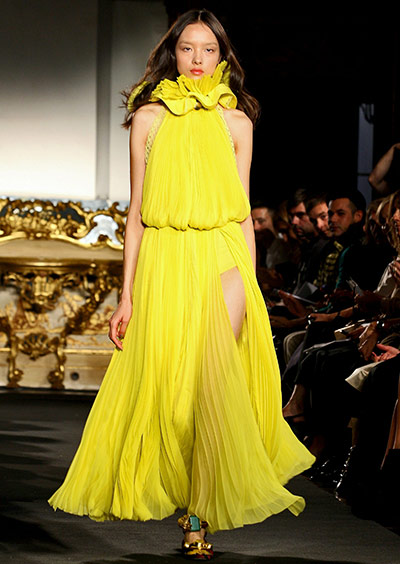 Milan Fashion Day 3: Navarra: Milan Fashion Week Womenswear S/S 2011