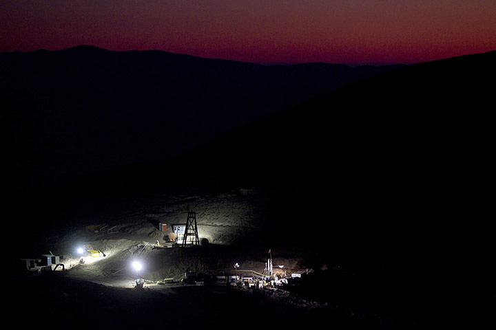 24 hours in pictures: Rescue works continue at Chilean mine