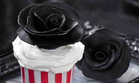 Black rose cupcake Lily Vanilli's black rose cupcake