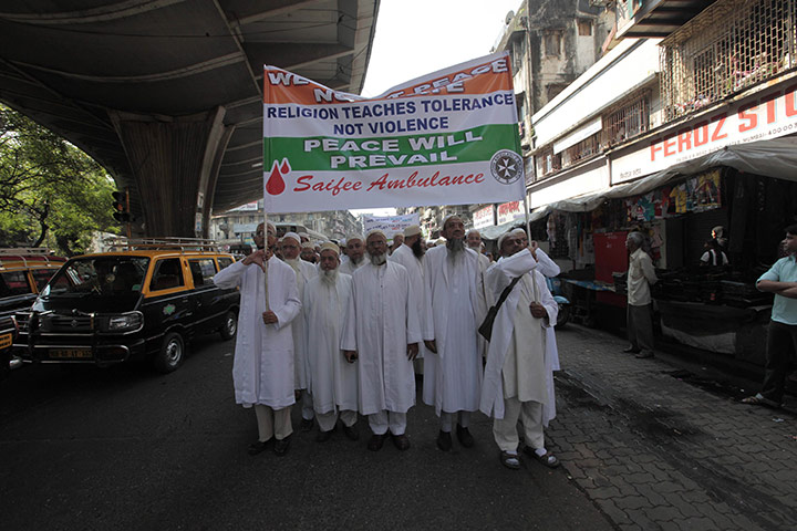 Ayodhya dispute: Indian Muslims take part in a peace rally in Mumbai, India