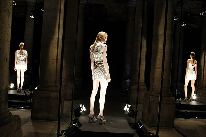 24hours Wed: Arzu Kaprol - Presentation Paris Fashion Week Spring/Summer 2011