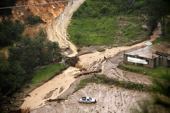 Mexico mudslides: Aerial view of the zone near Santa Maria Tlauiltoltepec