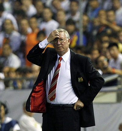 Weds Champions League: Manchester United's manager Sir Alex Ferguson reacts 