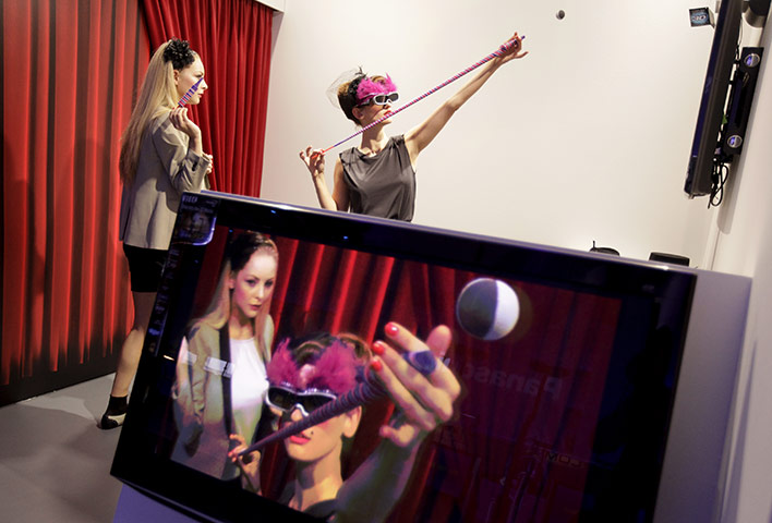IFA Berlin: Women play a 3D computer game at IFA consumer electronics fair in Berlin