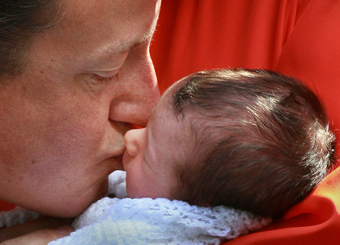 Cameron Baby Update: David And Samantha Cameron Pose With Their New Baby Girl Outside Downing St