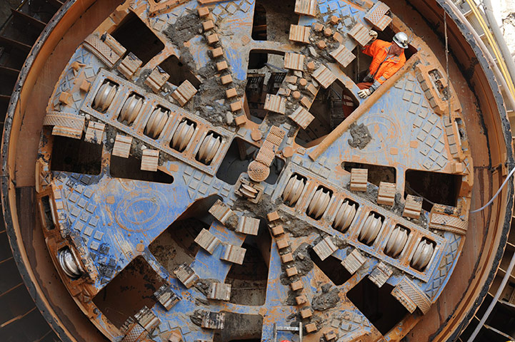 24 Hours: Tunnel drilling machine TULA