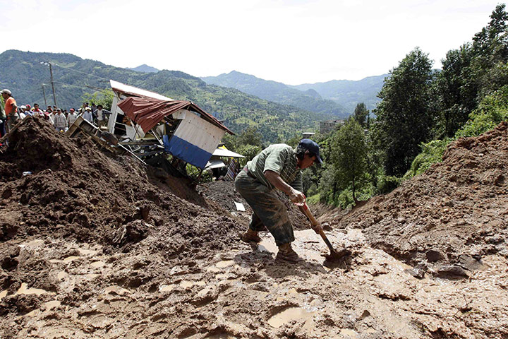 Mexico landslides: A resident searches for survivors buried in a landslide