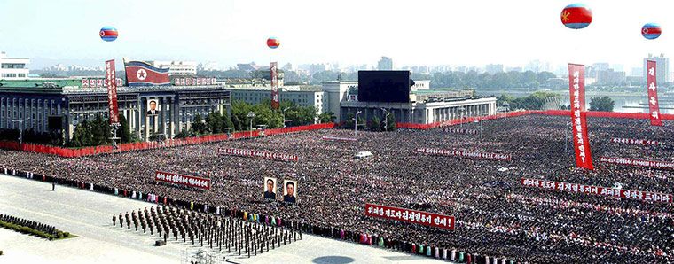24 hours Thurs: North Koreans gather in Kim Il Sung Square 