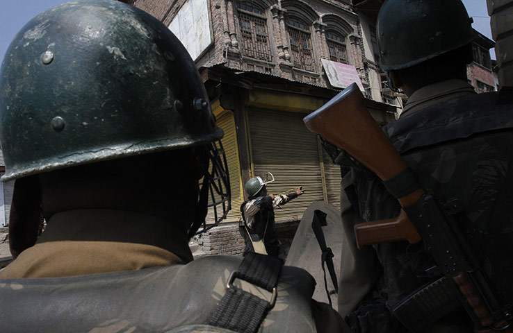 24 hours: protest in Kashmir