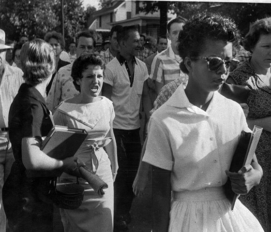 Little Rock: Students shout insults at Elizabeth Eckford