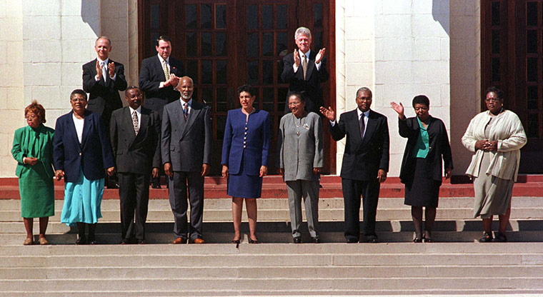 Little Rock: LITTLE ROCK NINE STAND ON STEPS OF CENTRAL HIGH SCHOOL