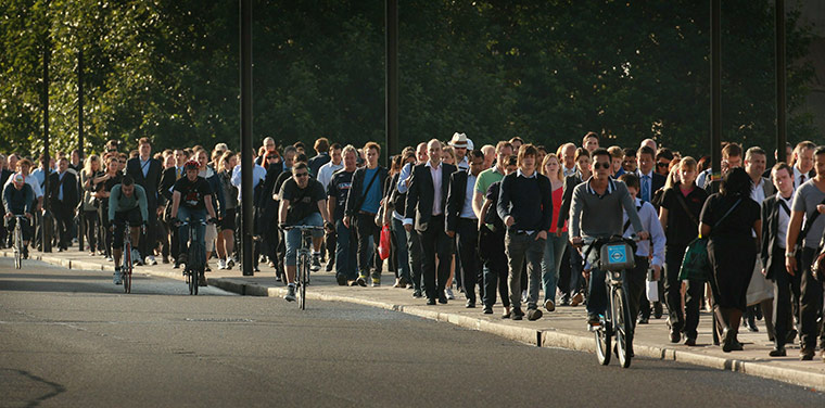 Tube stirke: Workers cross Waterloo Bridge