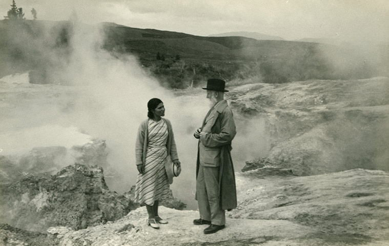 George Bernard Shaw: GB Shaw and his guide, Rangi, standing in front of hot springs